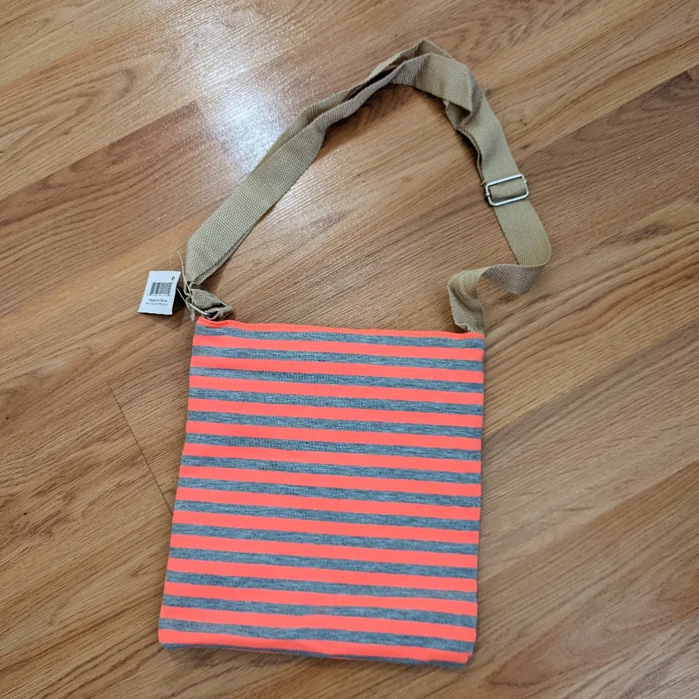 4/$20 Lightweight Small Bright Coral and Gray Crossbody Bag